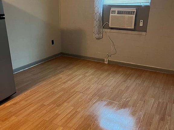 2nd image of 103 Conrad Ct #8