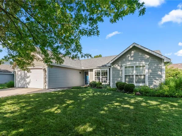 515 N Salsbury Ct, Lawrence, KS 66049