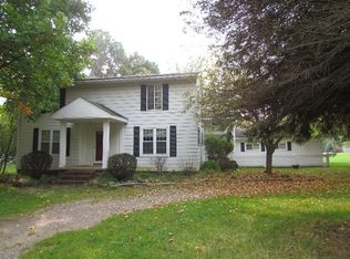 905 Army Rd, Lakeville, MI 48367