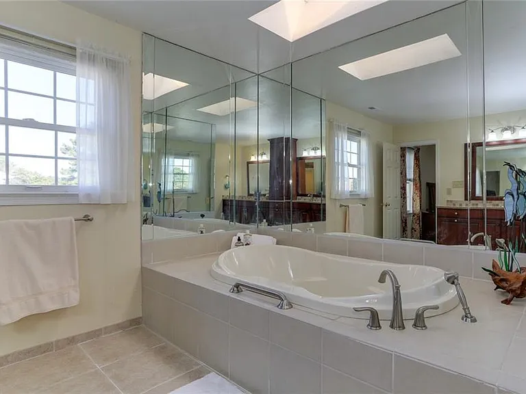 2209 S Pastures Ln — Photo 17