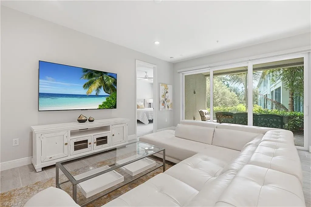 2 bed, 2.0 bath, 1467 sqft, $5,800 — Photo 4