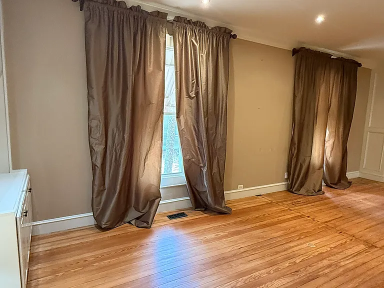 1704 N Taylor St — Photo 5