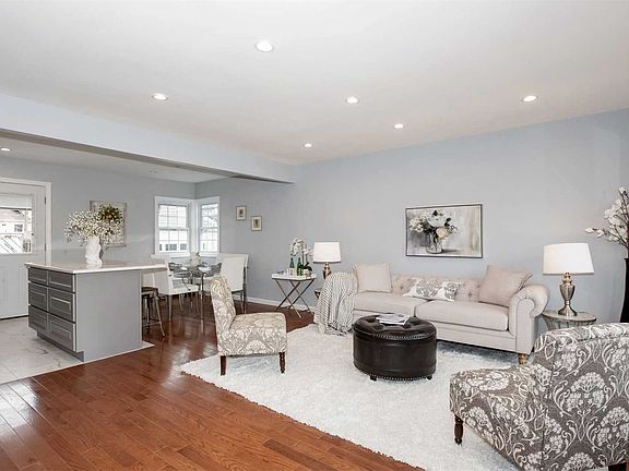 4th image of 45 Croyden Ln