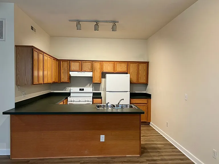 510 McIntire Rd — Photo 6