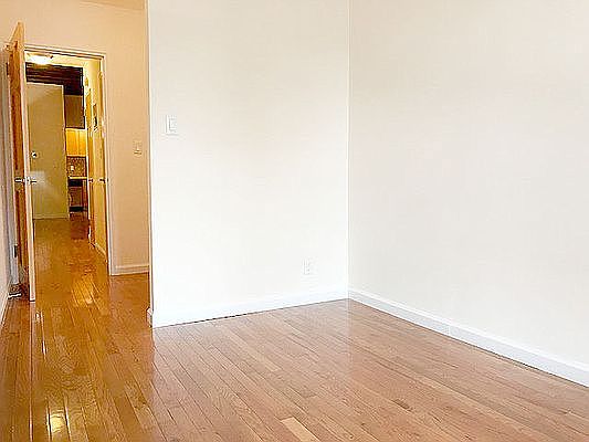 5th image of 107 E 10th St APT 3D