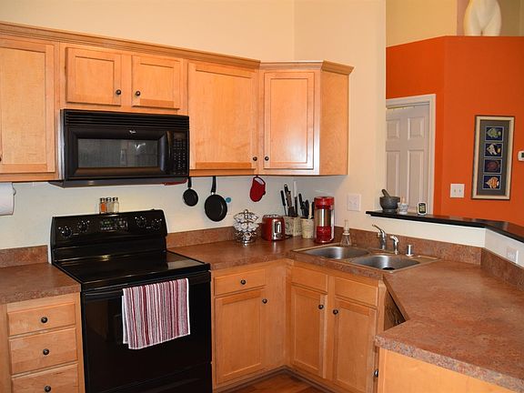 3rd image of 1073 Lucille Dr