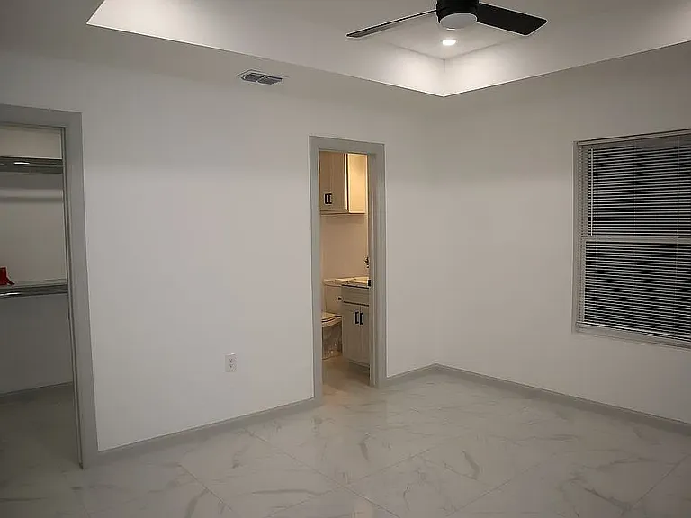 1373 Daytona Bch — Photo 7