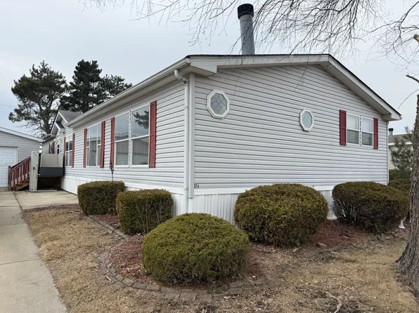 123 Cardinal Dr, Beecher, IL 60401