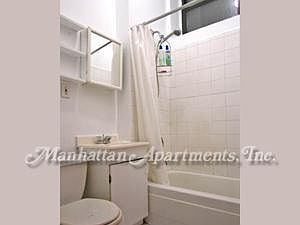 3rd image of 404 W 50th St