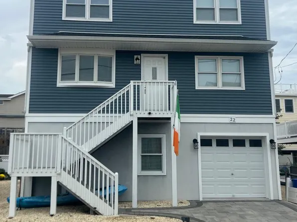 22 Mea Ln, Brant Beach, NJ 08008