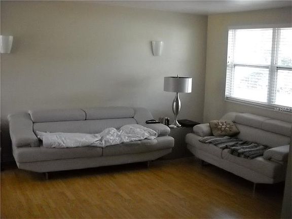 3rd image of 534 Palm Ave N