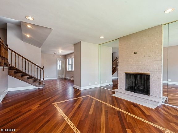 3rd image of 7331 N Kenneth Ave