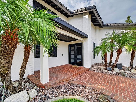 4th image of 10302 Carrari St