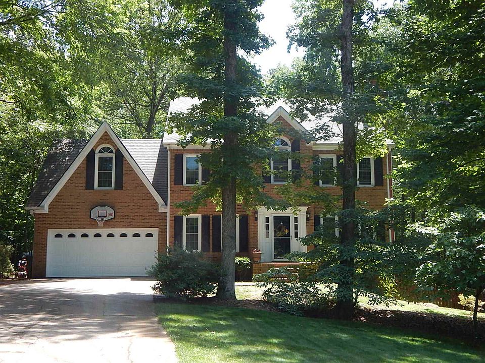 1st image of 330 Strawberry Wynde NW