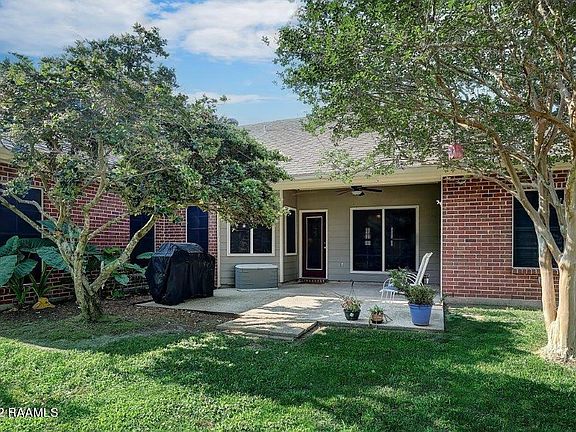 4th image of 121 Cornish Pl