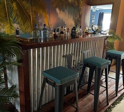 5th image of 4322 Midfield St