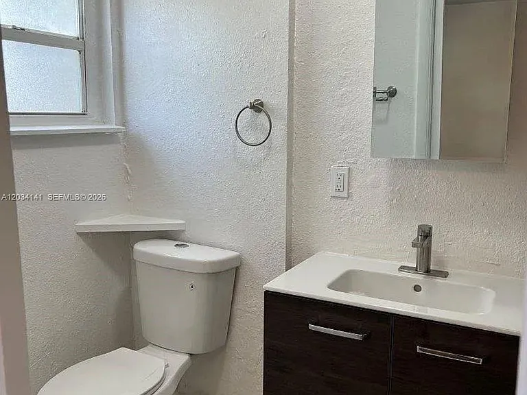 2205 Roosevelt St #3 — Photo 2