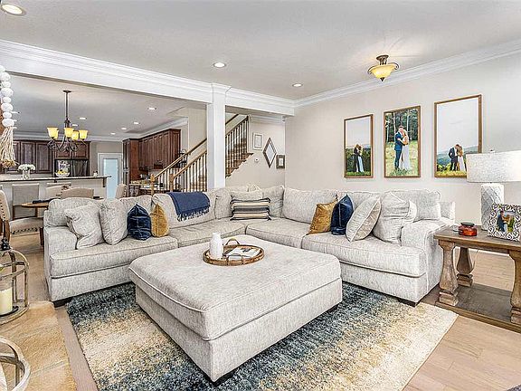2nd image of 828 Kandenna Dr