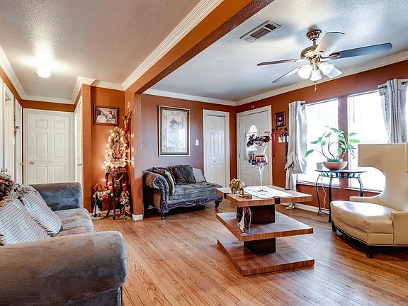 5th image of 10331 Desdemona Dr