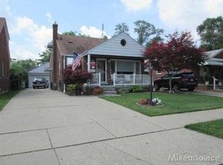 22122 Englehardt St, Saint Clair Shores, MI 48080