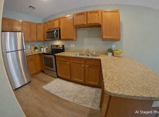 721 N 9th St #4, Manhattan, KS 66502