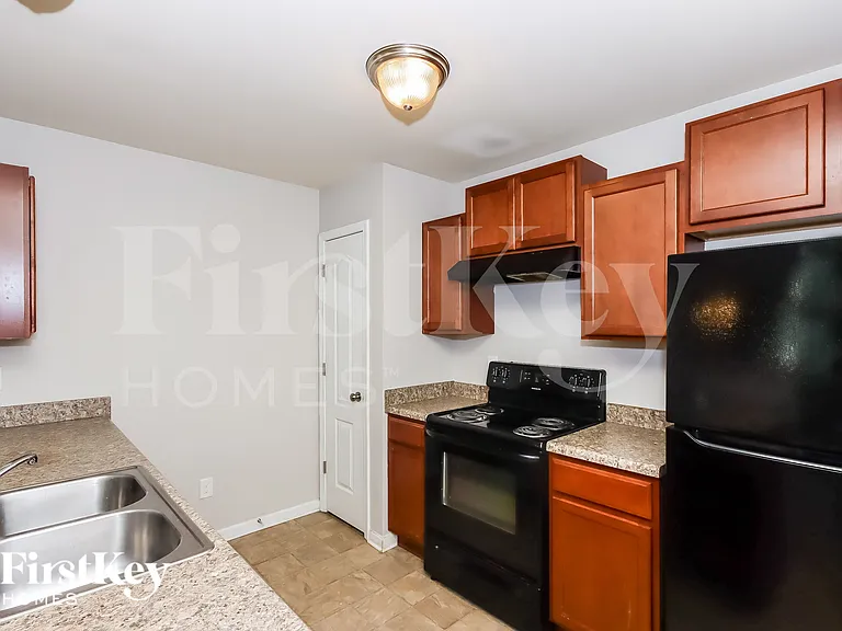 532 Ellingsworth Ln — Photo 5
