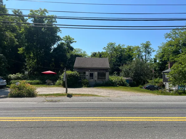 682 W Falmouth Highway, Falmouth, MA 02540