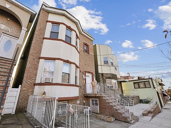 2nd image of 717 16th St