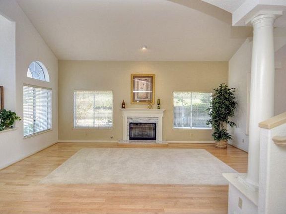 2nd image of 90 Snow Mountain Ct