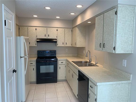 5th image of 1613 E Groveleaf Ave