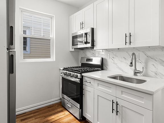 2nd image of 292 Logan Ave Floor 2