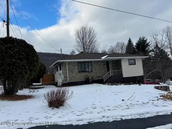 163 Carbondale Rd, Waymart, PA 18472