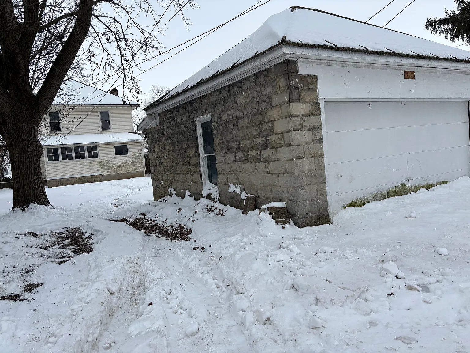 4 bed, 1664 sqft, $2,195 — Photo 2