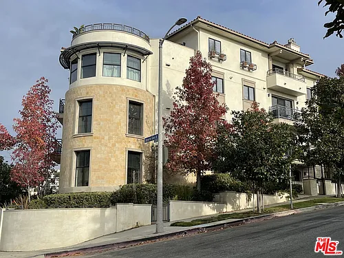 1636 S Beverly Glen Blvd #104 Photo 1