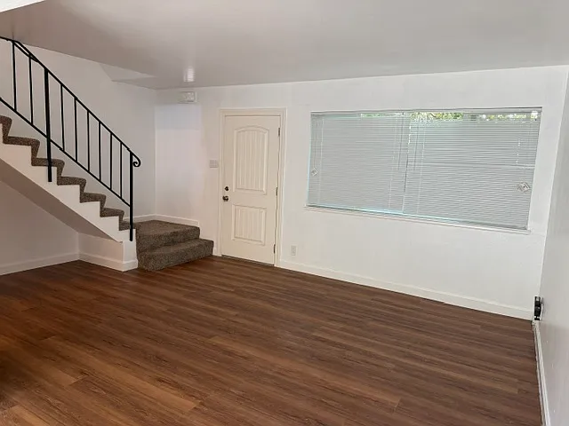 2 bed, 1.5 bath, 900 sqft, $2,800 — Photo 1