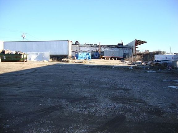 5th image of 850 N Queens Ave