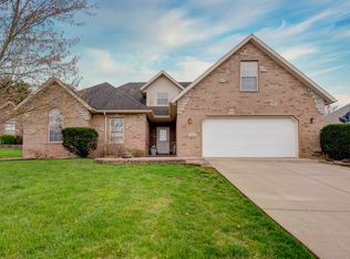 5124 Clinton Ct, Springfield, MO 65809