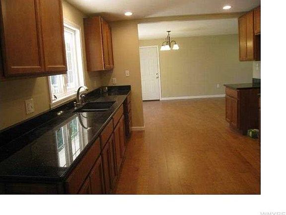 4th image of 665 Scovell Dr