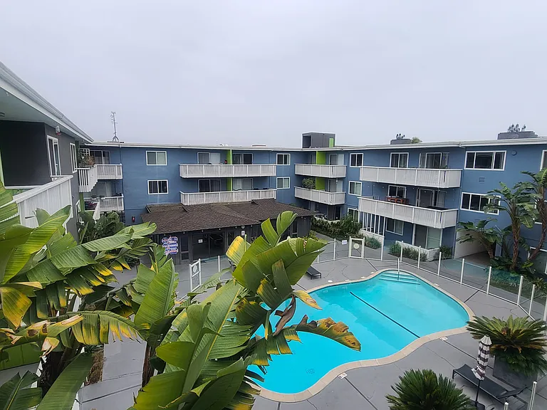 Tropic Sands Apartments — Photo 37