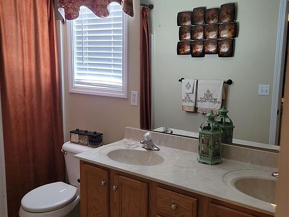 4th image of 1902 S Woodland Dr
