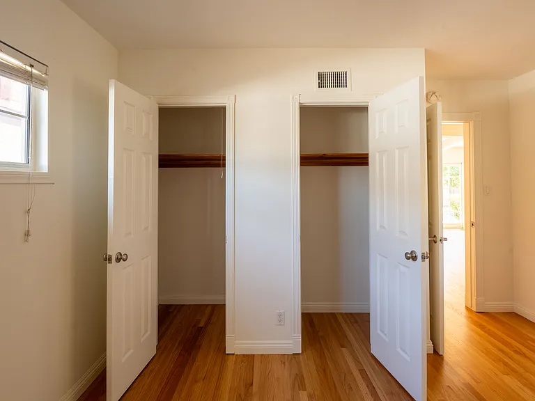23216 Friar St — Photo 22