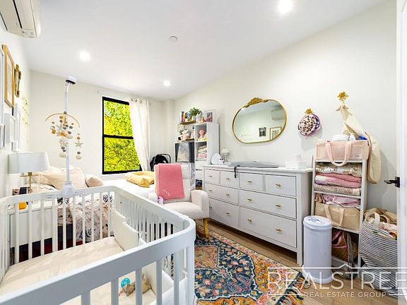 5th image of 645 Knickerbocker Ave #4