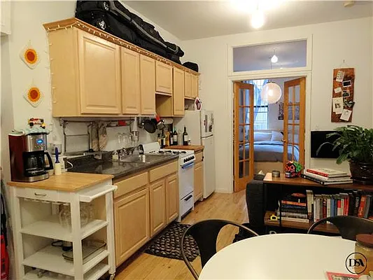 Rented by DSA Realty | media 34