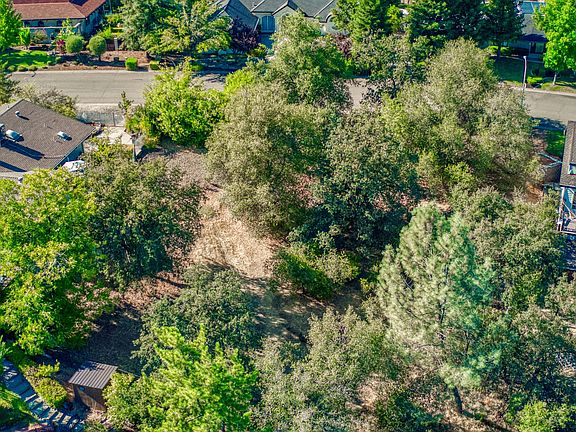 5th image of 675 Royal Oaks Dr