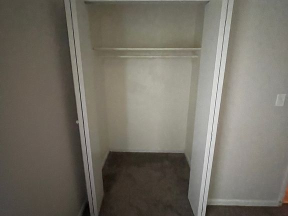 5th image of 1810 Langley Ave APT C