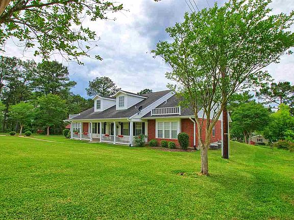 4th image of 214 Cedar Ln
