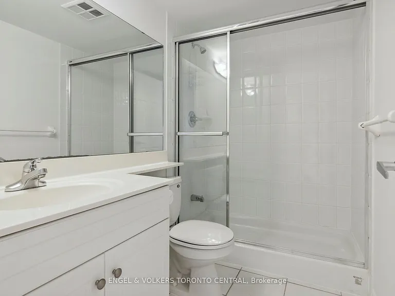 19 Barberry Pl #711 — Photo 9