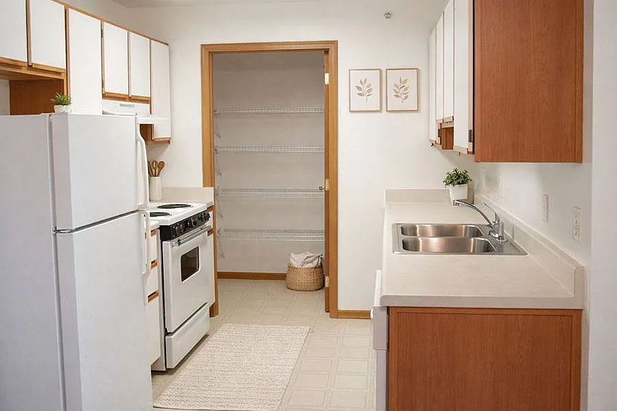 Wyndam Place Senior Residence - Hays — Photo 2