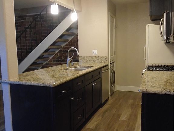 3rd image of 3582 Opal Dr APT 3