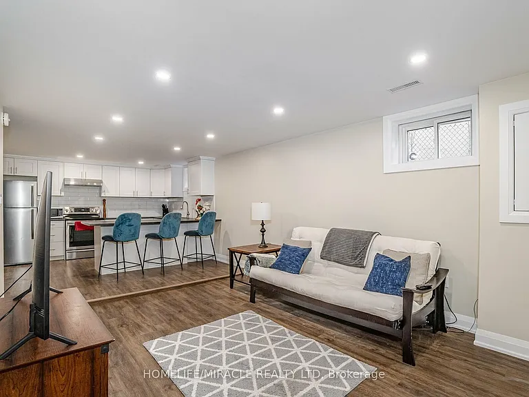 18 Prouse Dr — Photo 4